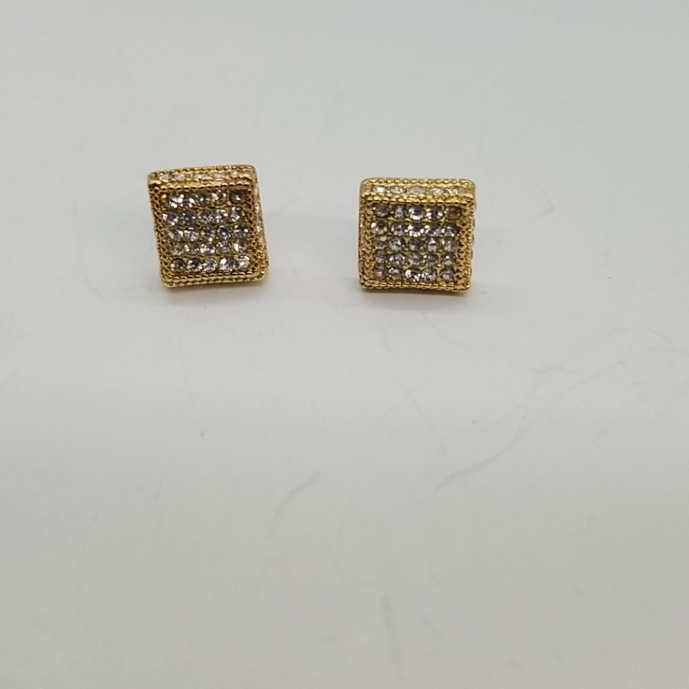 Mans ear jewelery